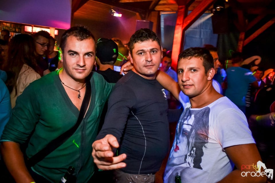 Back 2 school party, 