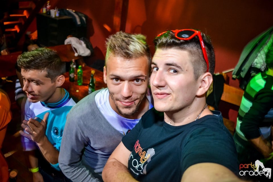 Back 2 school party, 