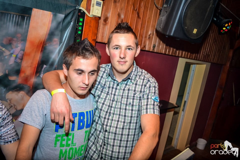 Back 2 school party, 