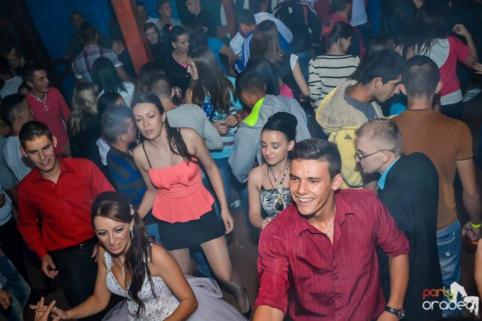 Back 2 school party, 