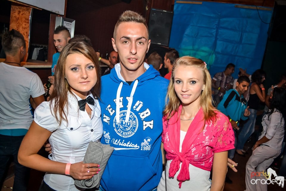 Back 2 school party, 