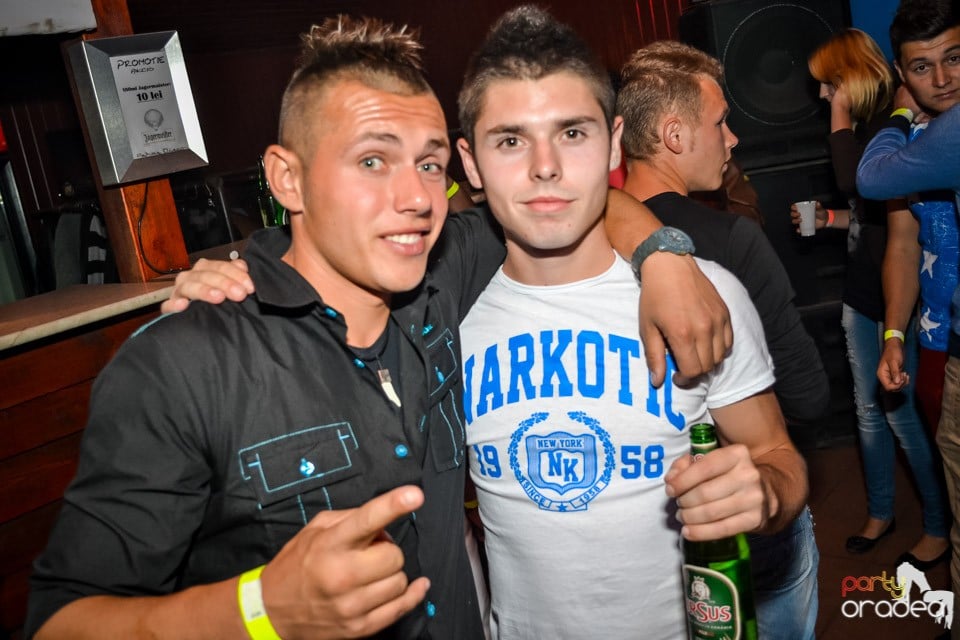 Back 2 school party, 