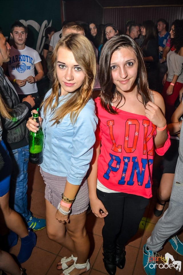 Back 2 school party, 