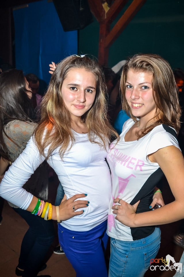 Back 2 school party, 