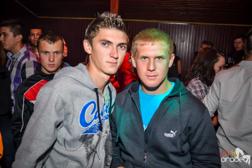 Back 2 school party, 