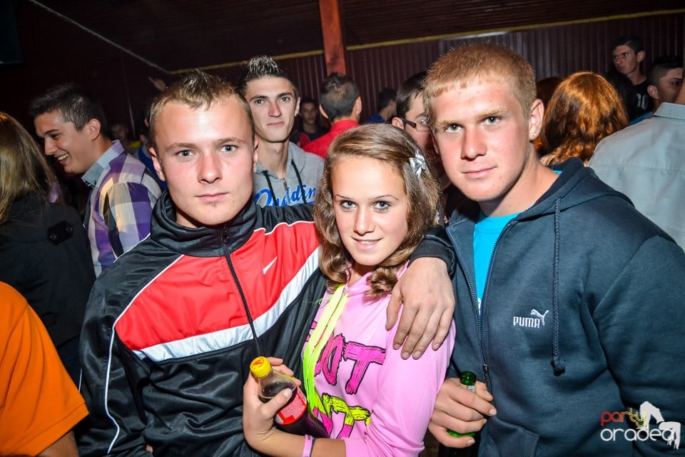 Back 2 school party, 