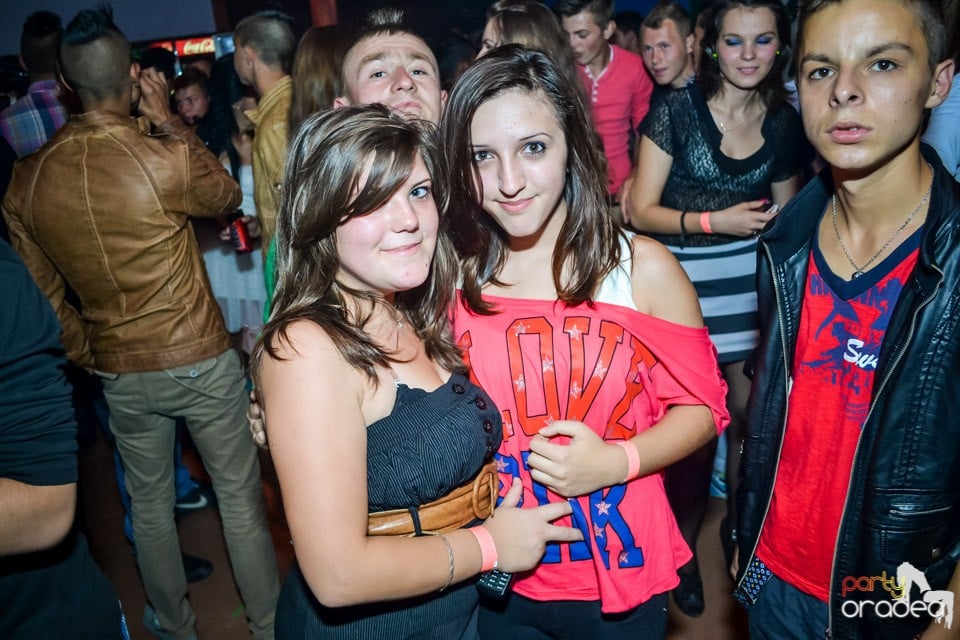 Back 2 school party, 