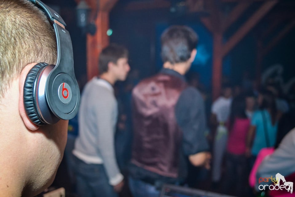 Back 2 school party, 