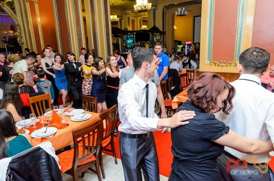 Bal de tineret, Butoiul de Aur