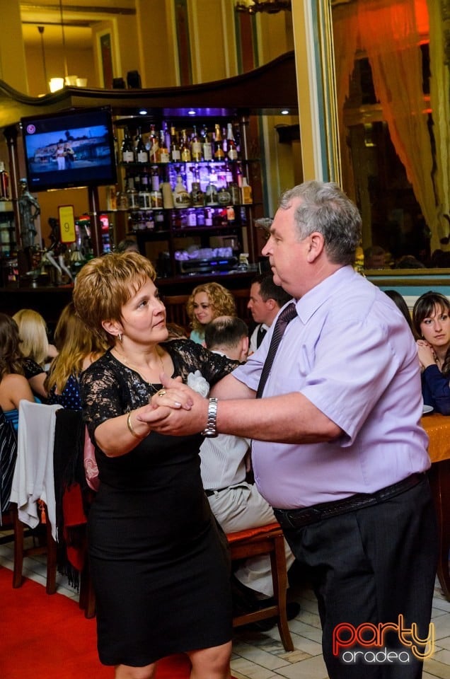 Bal de tineret, Butoiul de Aur