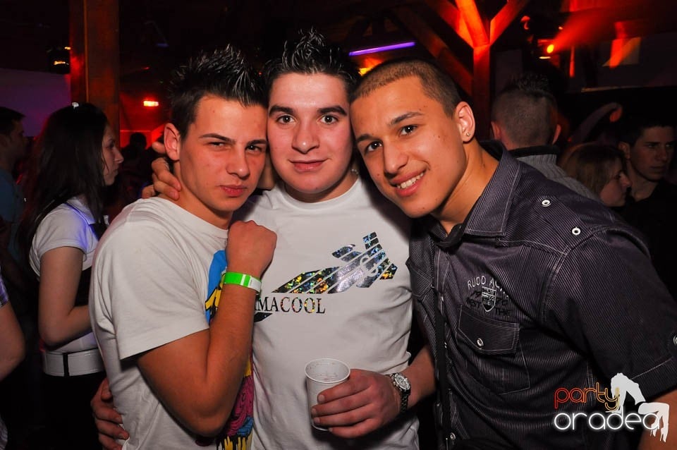 Bal mascat în discoteca Faház, 