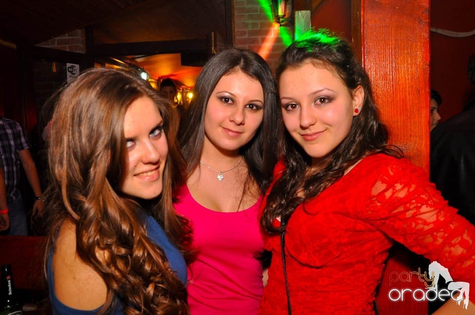 Bal mascat în discoteca Faház, 