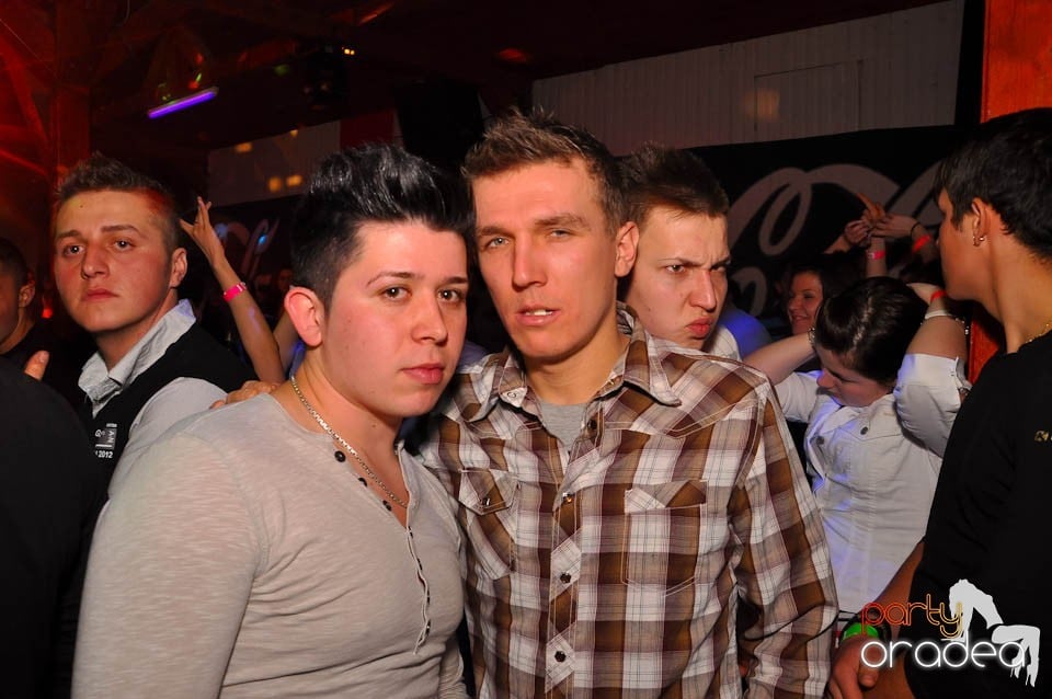 Bal mascat în discoteca Faház, 