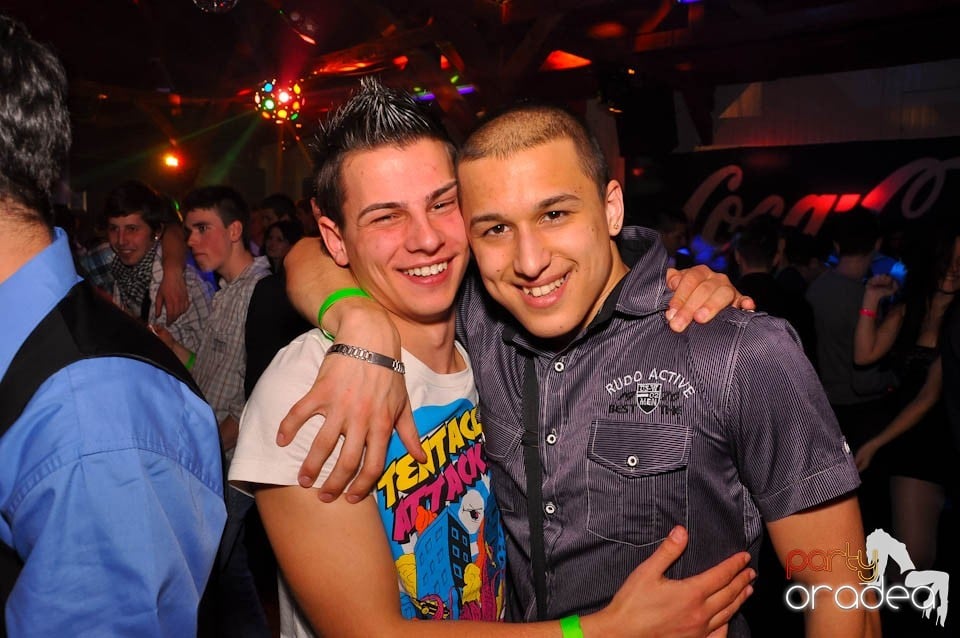 Bal mascat în discoteca Faház, 