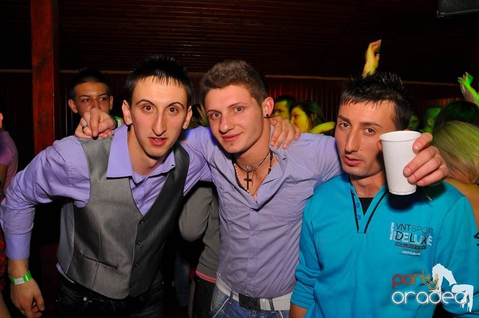 Bal mascat în discoteca Faház, 