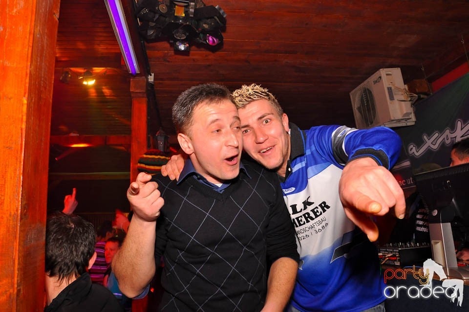 Bal mascat în discoteca Faház, 