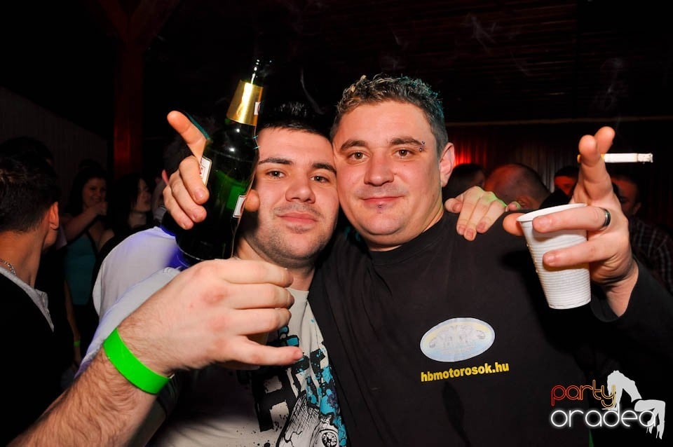 Bal mascat în discoteca Faház, 