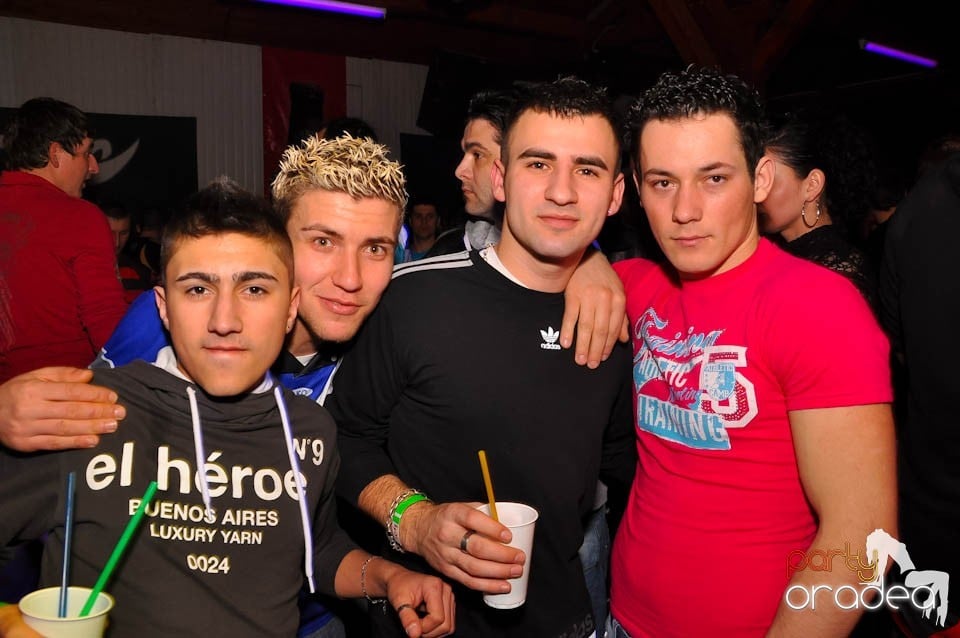 Bal mascat în discoteca Faház, 