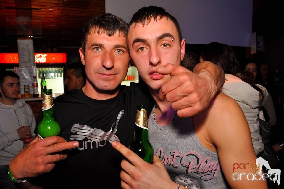 Bal mascat în discoteca Faház, 