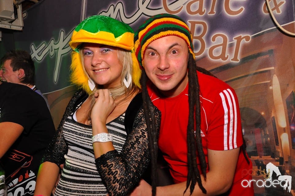 Bal mascat în discoteca Faház, 