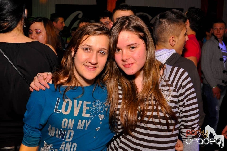 Bal mascat în discoteca Faház, 