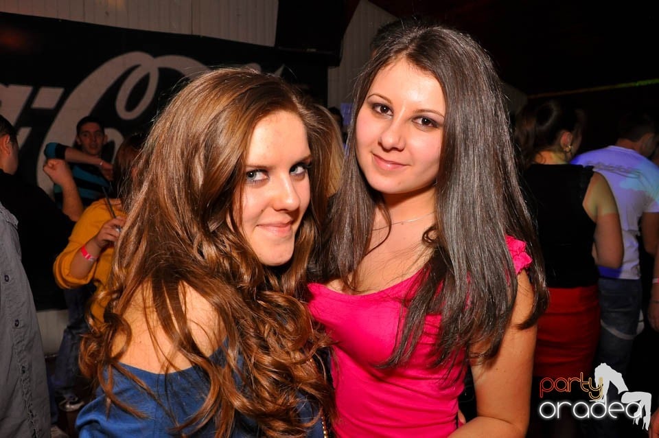 Bal mascat în discoteca Faház, 