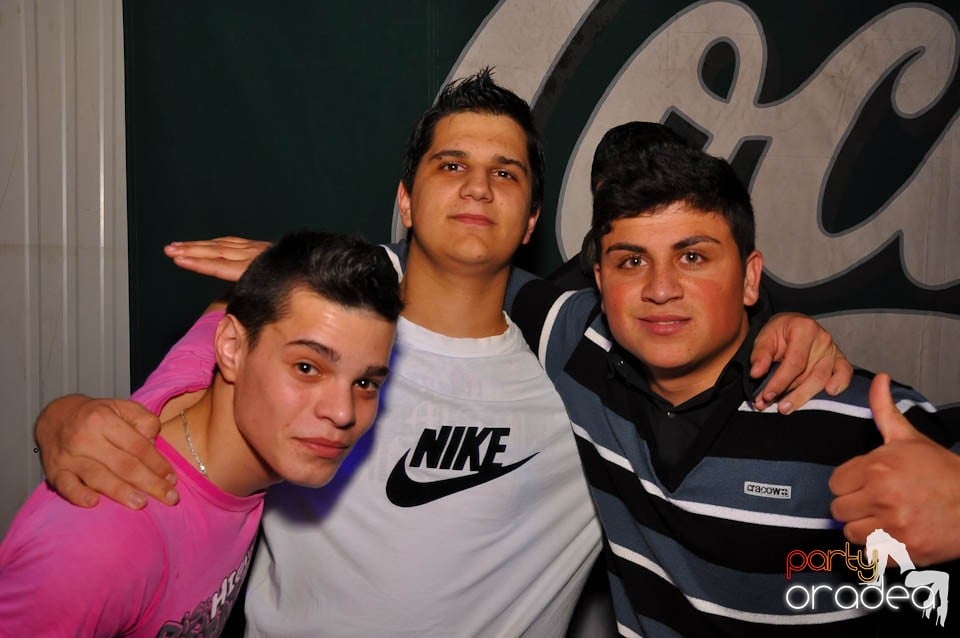 Bal mascat în discoteca Faház, 