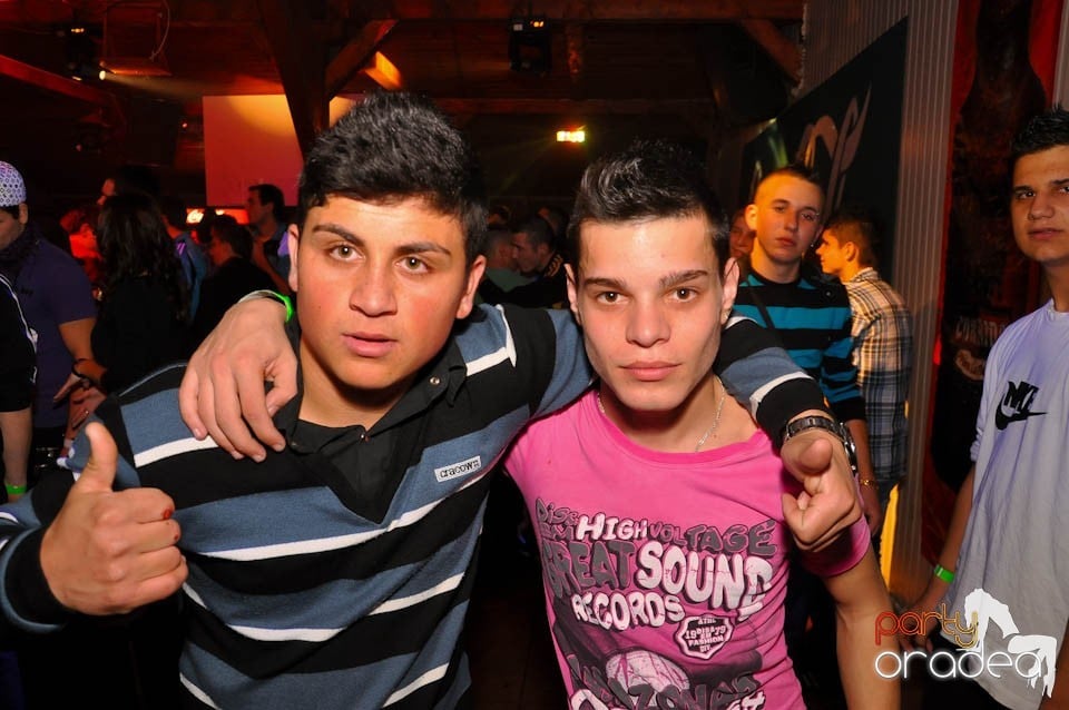 Bal mascat în discoteca Faház, 