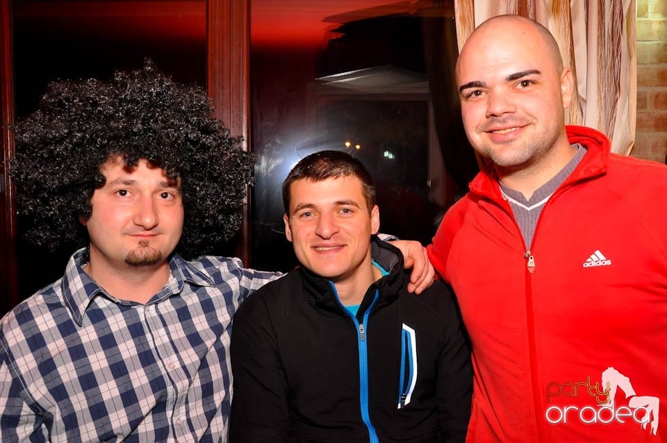 Bal mascat în discoteca Faház, 
