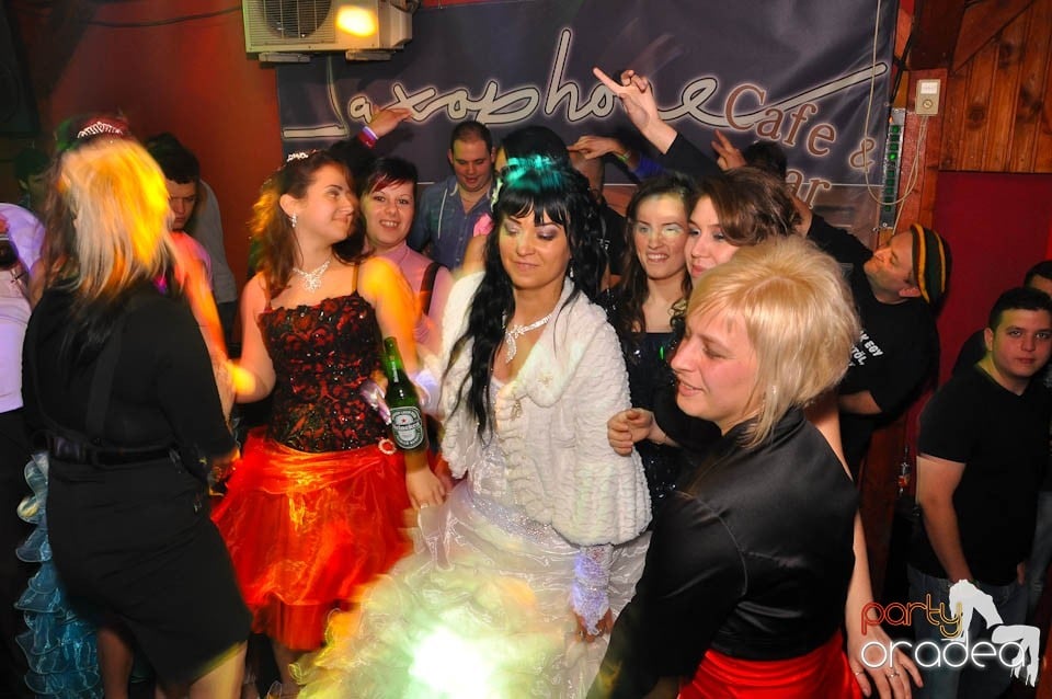 Bal mascat în discoteca Faház, 