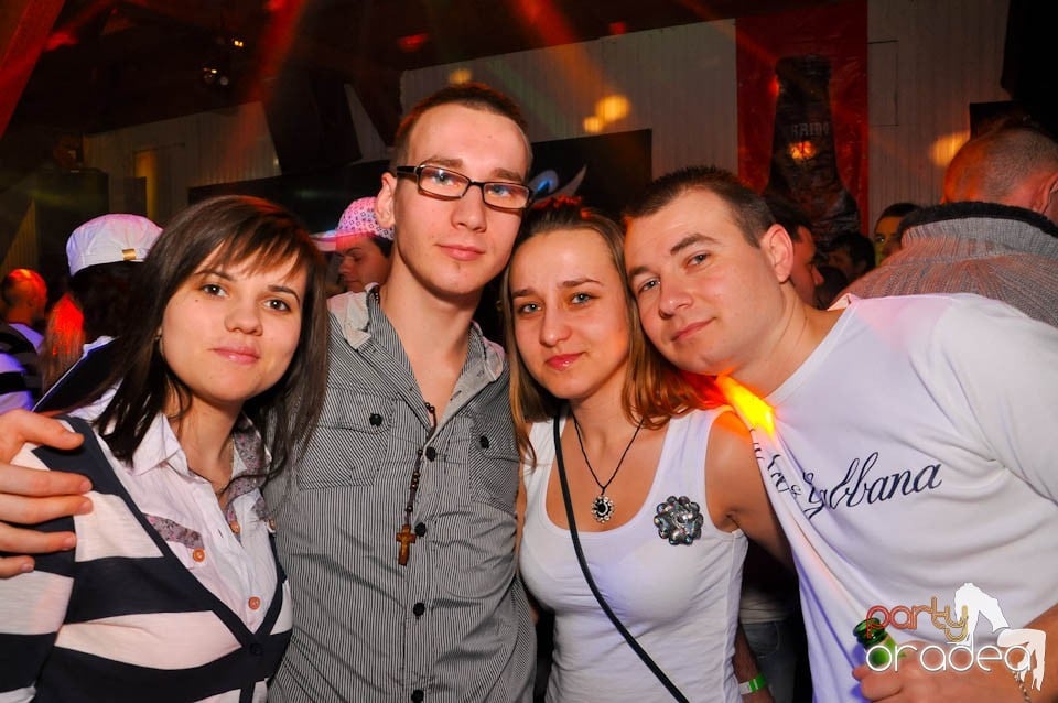 Bal mascat în discoteca Faház, 