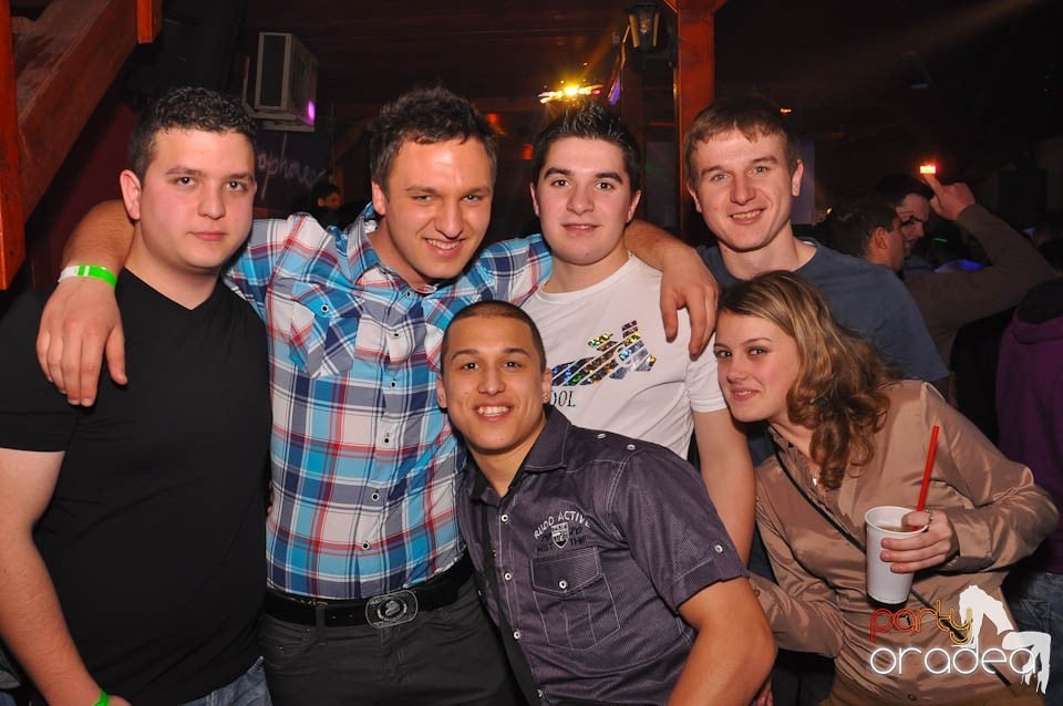 Bal mascat în discoteca Faház, 