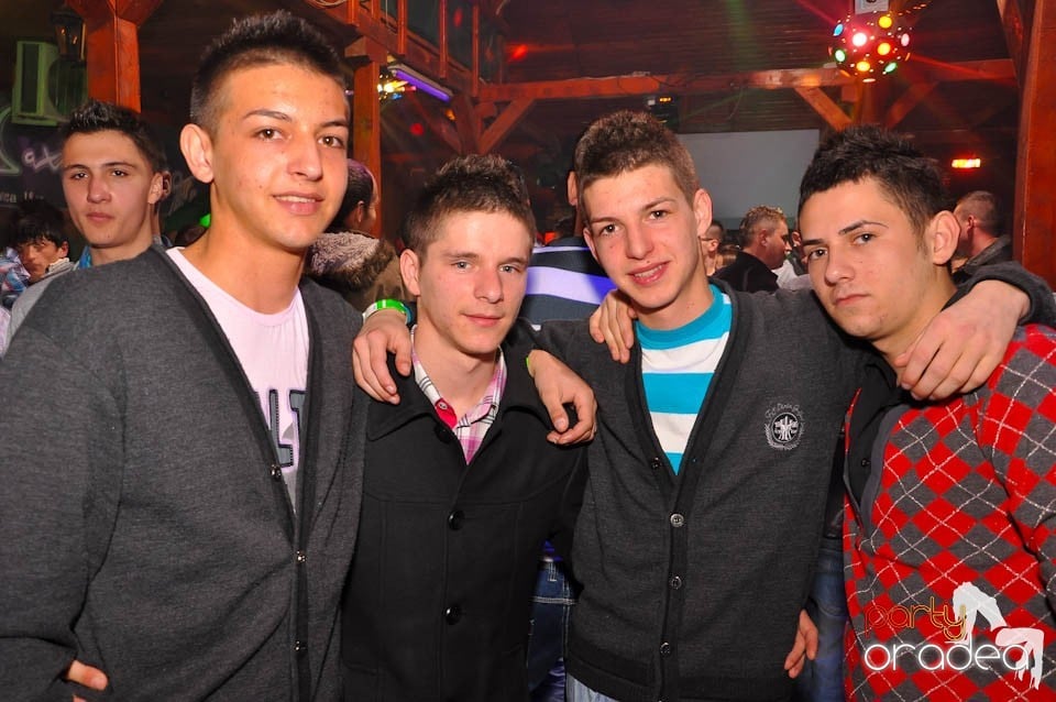 Bal mascat în discoteca Faház, 