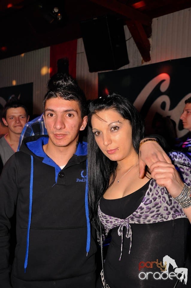Bal mascat în discoteca Faház, 