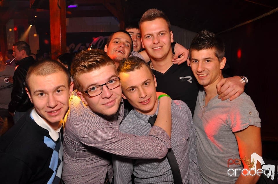 Bal mascat în discoteca Faház, 