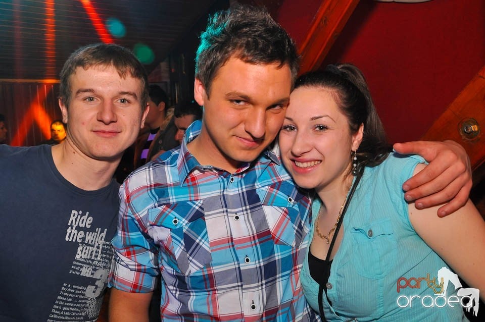 Bal mascat în discoteca Faház, 