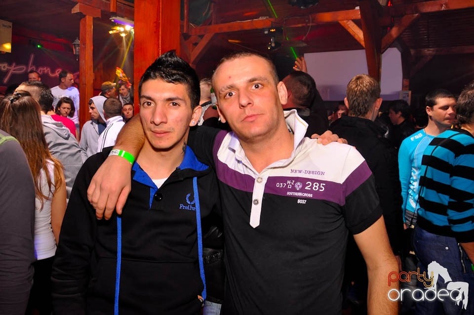 Bal mascat în discoteca Faház, 