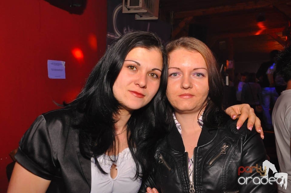 Bal mascat în discoteca Faház, 