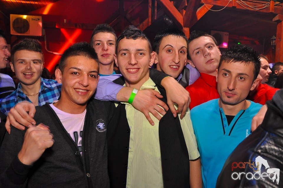 Bal mascat în discoteca Faház, 