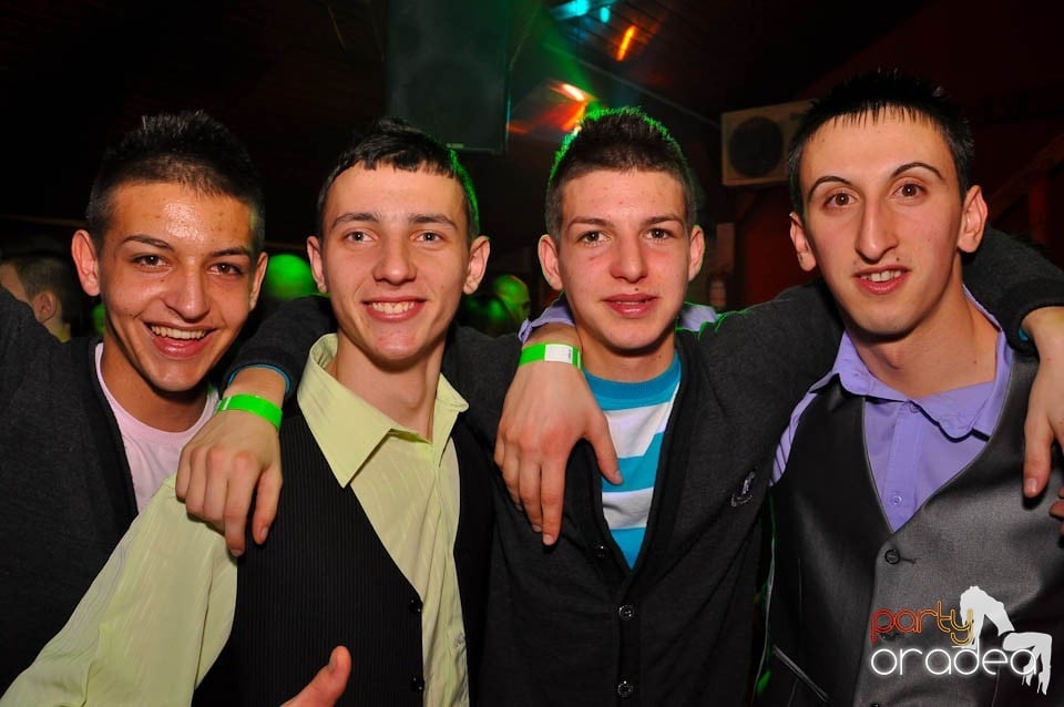Bal mascat în discoteca Faház, 