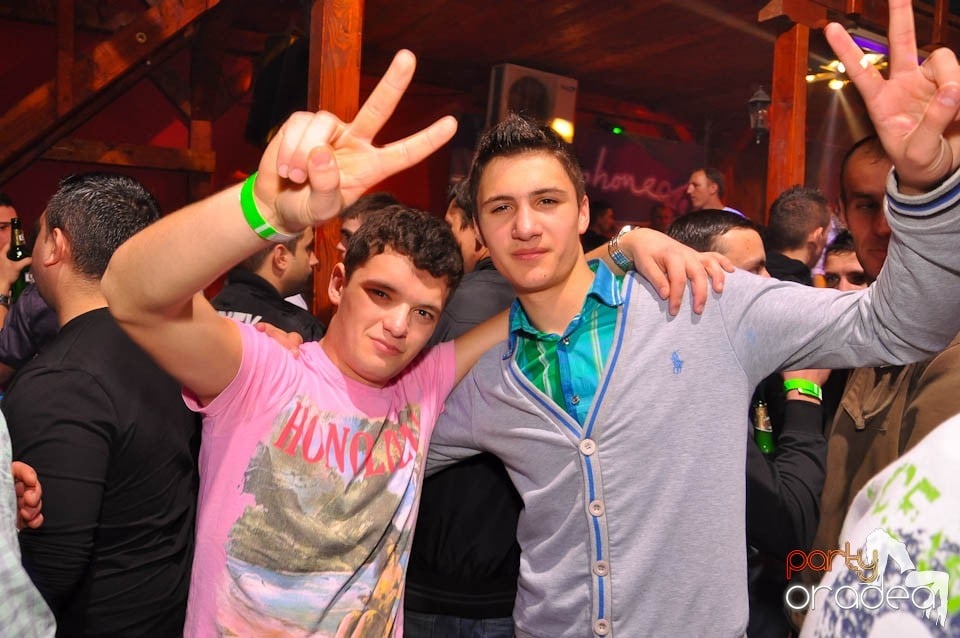 Bal mascat în discoteca Faház, 