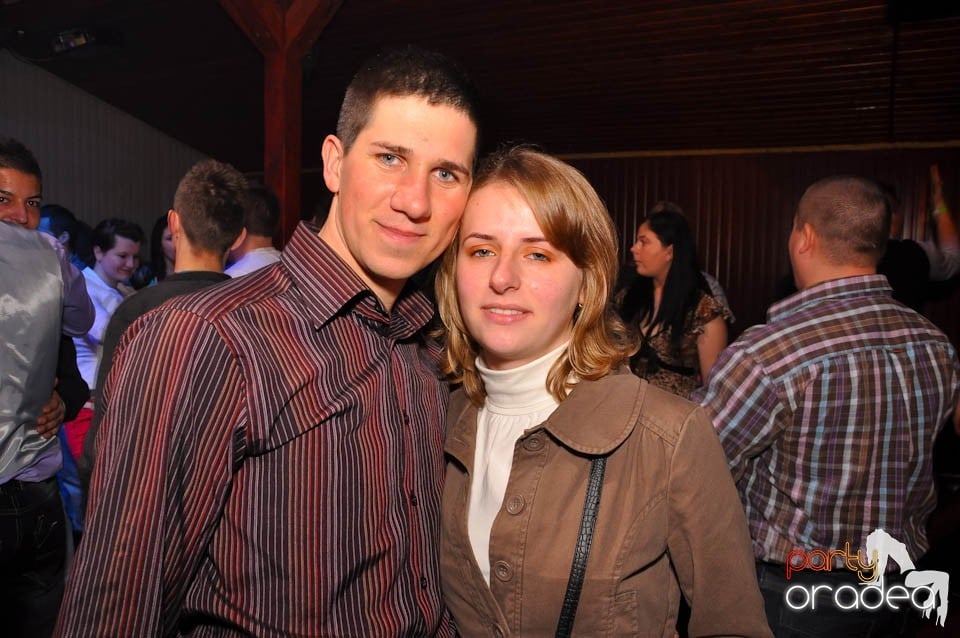 Bal mascat în discoteca Faház, 