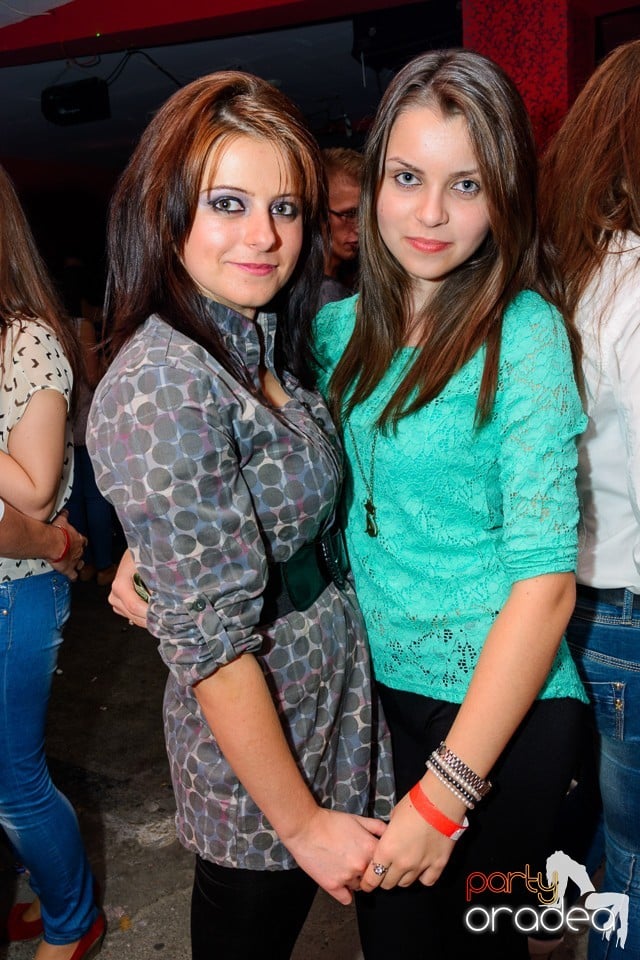 Balul Bobocilor Săcueni, Royal Party House