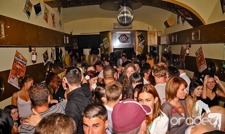 Birthday Party în Yellow Submarine, 