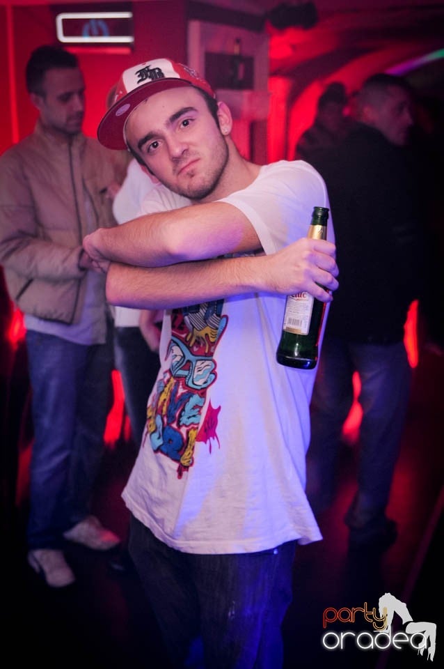 Black & White Party în Atti's, 