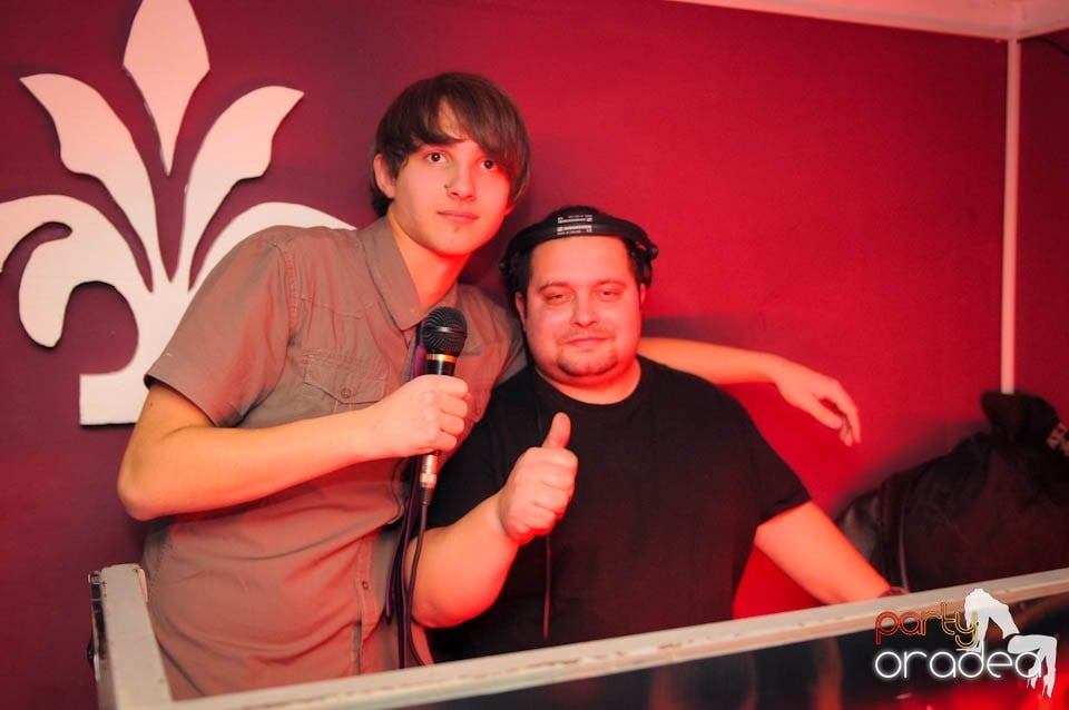 Black & White Party în Atti's, 