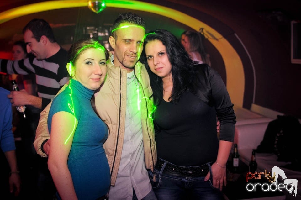 Black & White Party în Atti's, 