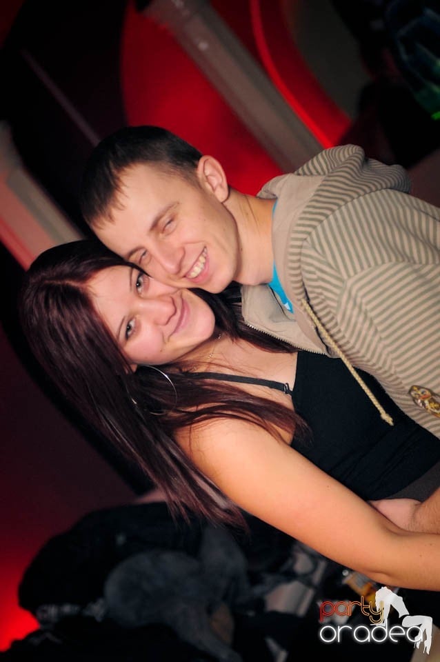 Black & White Party în Atti's, 