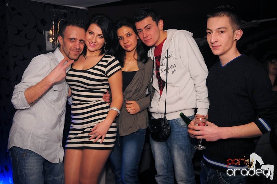 Black & White Party în Atti's, 