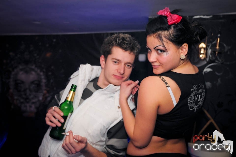 Black & White Party în Atti's, 